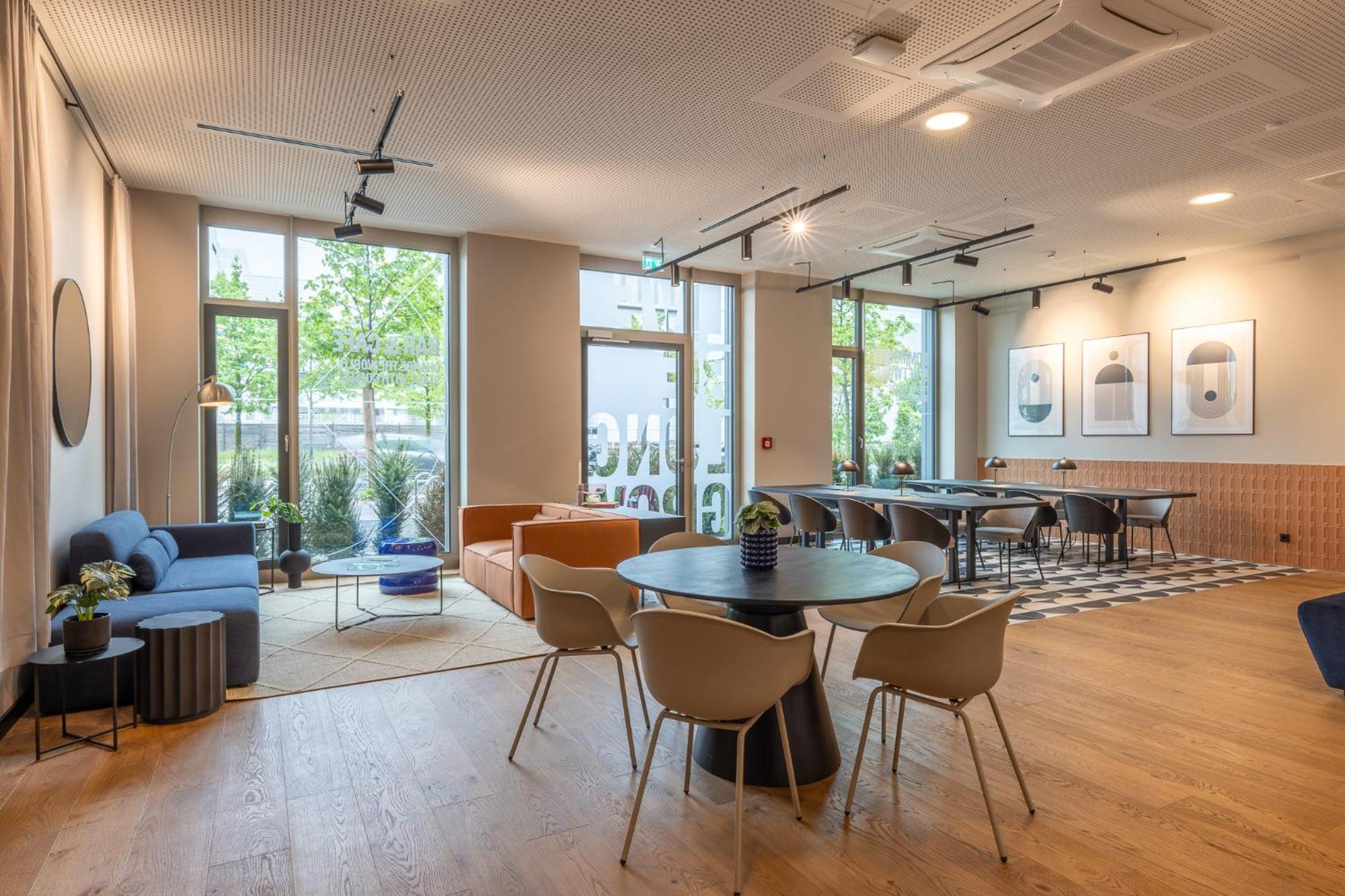 The Base Munich Hotel Ngoại thất bức ảnh