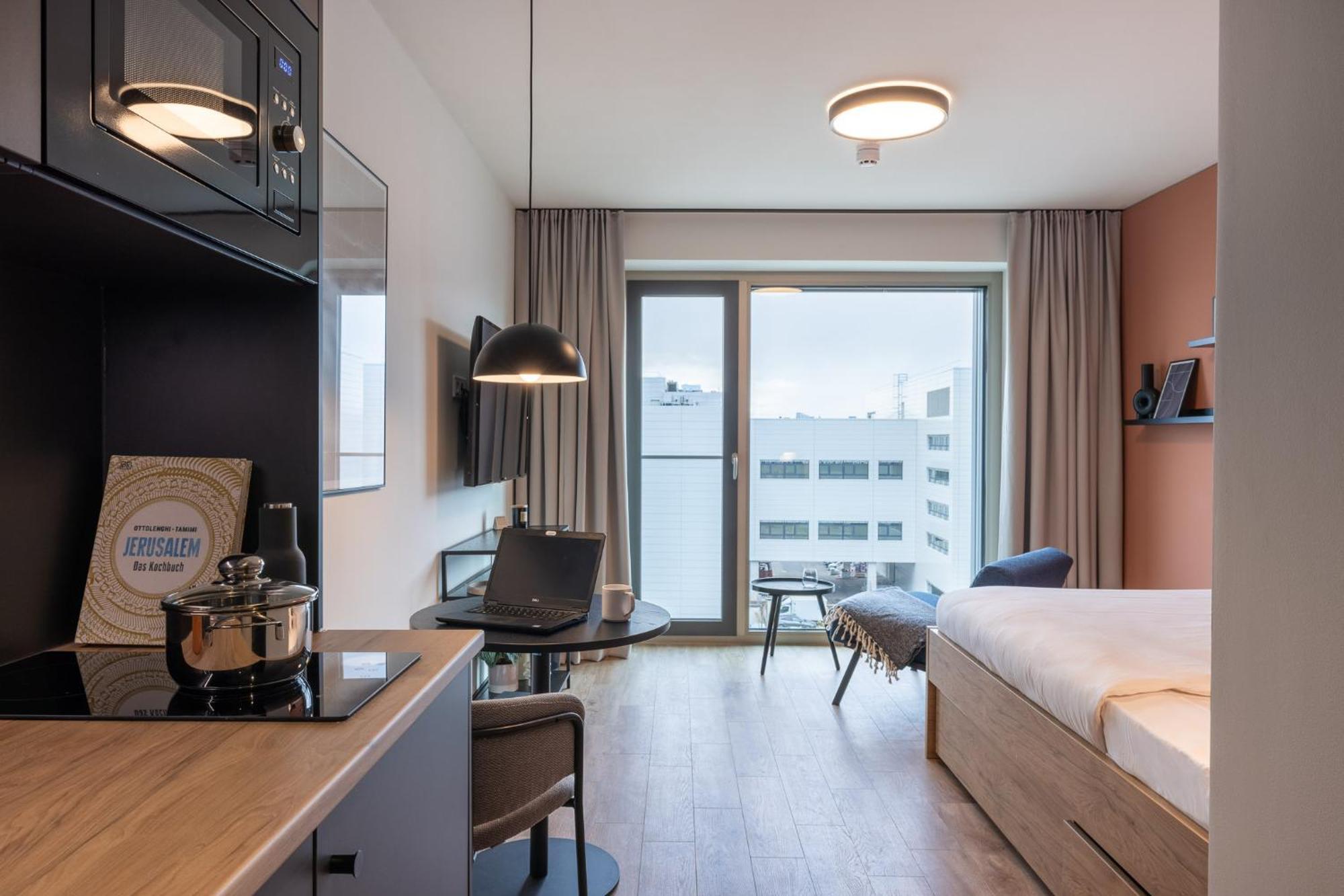 The Base Munich Hotel Ngoại thất bức ảnh